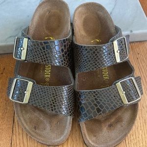 Snakeskin Arizona Birkenstock, gold buckle , soles In perfect condition